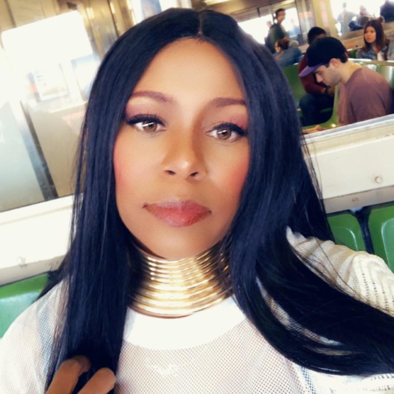 Regina Askia-Williams Stuns In All-White Outfit - The Dabigal Blog